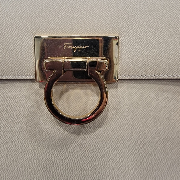 Ferragamo - Picture 4 of 15